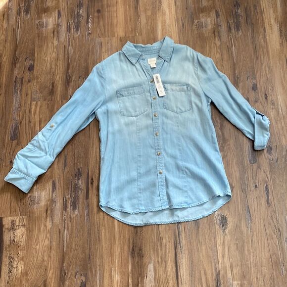Chico’s Basic Chambray Light Wash Button Up Shirt Size … - Picture 3 of 13